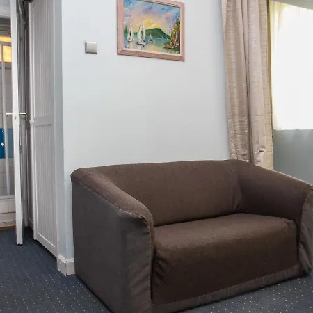Studio Cortaderia 6 *